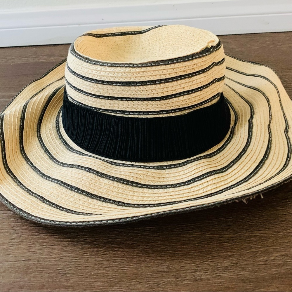 August Sun hat - Picture 10 of 10